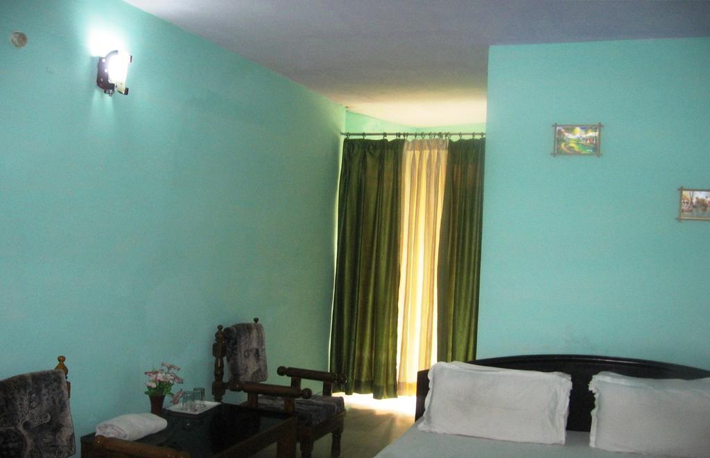 Hotel Arsh International Nainital Habitación foto